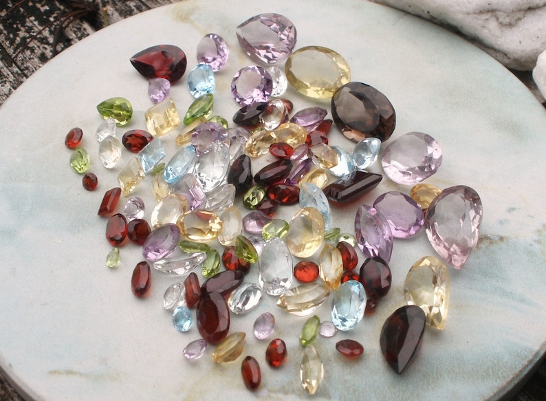 Over 100 Carats of Loose Natural Semiprecious Gemstones image 2