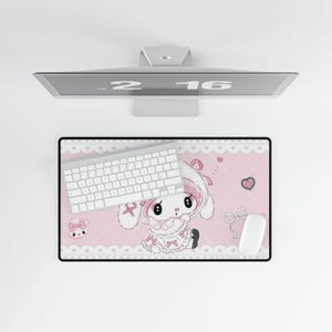 Tappetino per mouse Coquette My Melody / Regalo per lei / Tappetino per scrivania da ufficio / Ispirazione per l'arredamento della stanza del dormitorio / Regalo per la migliore amica / Regalo per gli amanti di Sanrio 23.6" × 13.8"