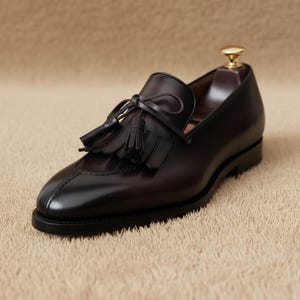 Mocassini da uomo in pelle marrone scuro con nappine / Scarpe eleganti da cerimonia realizzate a mano