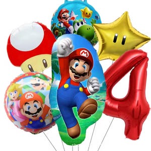 Może przedstawiać: Kolekcja kolorowych balon&oacute;w foliowych z postaciami z serii gier wideo Super Mario. Zawiera czerwony balon z cyfrą 4, złotą gwiazdę, czerwonego grzyba oraz balony z Mario, Peach i Yoshim.