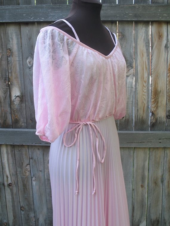 Vintage 1970s Pale Pink Off the Shoulder Pleated … - image 1