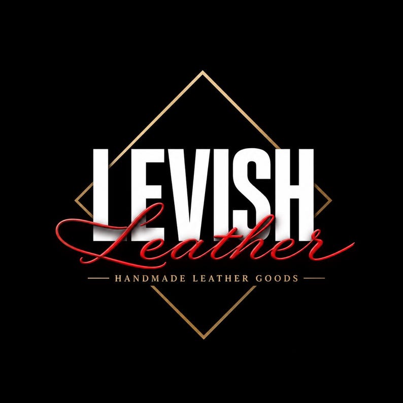Puede incluir: Un logotipo sobre fondo negro que presenta la palabra LEVISH en letras may&uacute;sculas blancas en negrita, con la palabra Leather en letra cursiva roja debajo, todo enmarcado por un fino contorno de diamante dorado y el texto HANDMADE LEATHER GOODS.