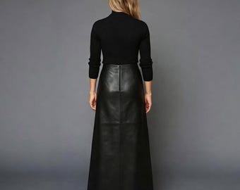 Handgefertigter Maxirock aus schwarzem Schaffell | Hochtaillierter A-Linien-Rock im Gothic-Boho-Stil