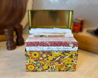 Vintage Floral Recipe Box Full of 4x6 Cards Handwritten and Clipped Cottagecore