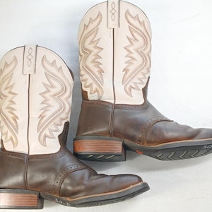 Stivali da cowboy Justin 8.5 EE in pelle bicolore marrone beige rodeo immagine 1