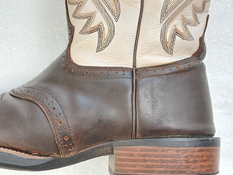 Stivali da cowboy Justin 8.5 EE in pelle bicolore marrone beige rodeo immagine 9