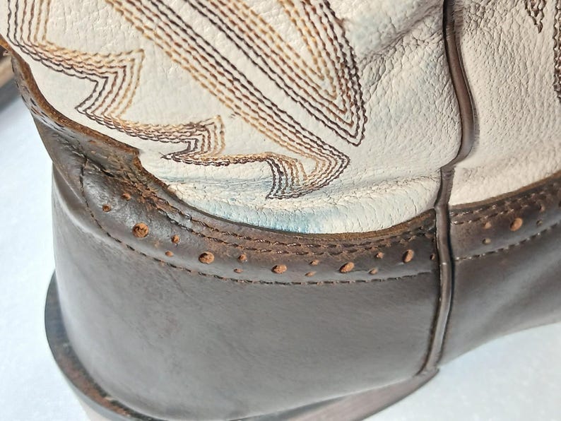 Stivali da cowboy Justin 8.5 EE in pelle bicolore marrone beige rodeo immagine 14