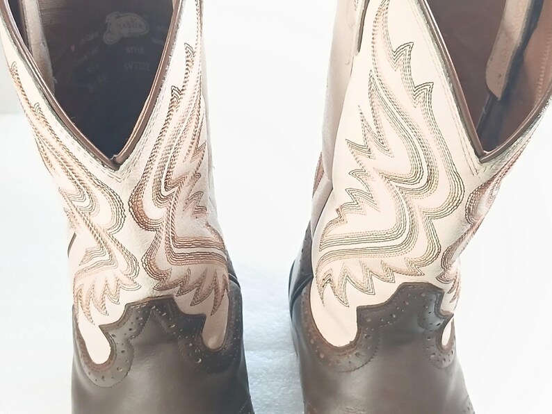 Stivali da cowboy Justin 8.5 EE in pelle bicolore marrone beige rodeo immagine 15