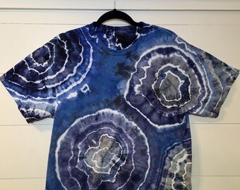 Large Men's Ice Dyed Tie Dye Shirt, Blue Geode Pattern.