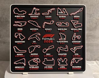 Calendario de pista F1 2026 / Tablero con esquema del circuito de Fórmula 1 y fechas de carrera / Soporte de escritorio incluido / Regalo para fanáticos de la F1 y amantes del automovilismo