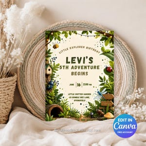 Puede incluir: Una invitación de cumpleaños caprichosa con un tema de la naturaleza. La invitación presenta el texto "Levi's 5th Adventure Begins" rodeado de ilustraciones de insectos, plantas y una casa para pájaros. También se incluye la fecha y la hora.