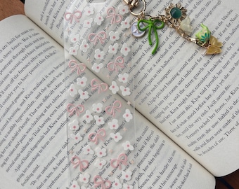 Coquette Acryl Lesezeichen 15x2cm | Personalisierte klare Lesezeichen mit Bogen Design | Benutzerdefinierte Initial Reader Geschenk