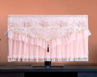 Funda de TV con encaje bordado floral para protección contra el polvo y una elegante decoración del hogar.