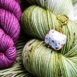 Singalong Monthly Yarn Club, Stitch Marker, September: The Princess and the Frog