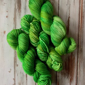 Superwash Merino Yarn, Hand Dyed Yarn, Green Yarn, 100g Skein, Stem-ulation