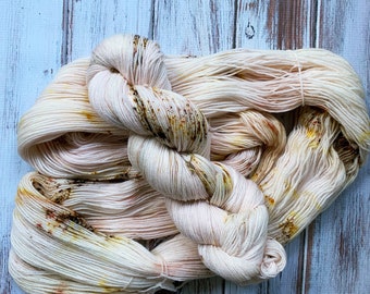 Przędza Superwash Merino, Przędza farbowana ręcznie, Przędza jasnoróżowa, Grubość fingering, Peony Blush