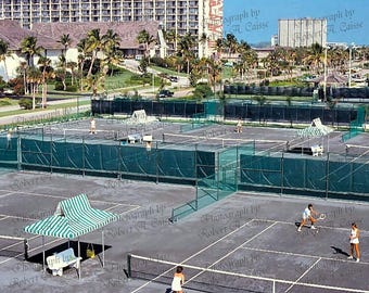 Foto aérea de las canchas de tenis de Marco Island, Patty Szakal, 1974 (Descarga digital)