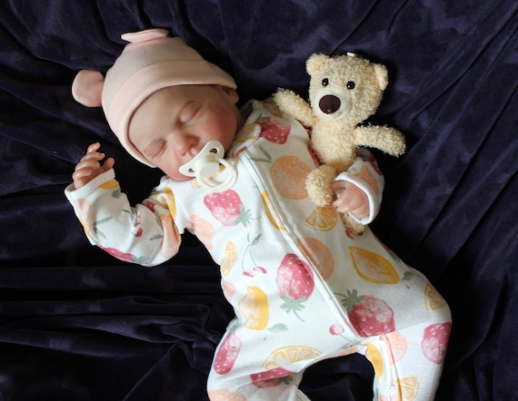 20 inch Lifelike Reborn Baby Doll - Weighted Newborn Size with Outfit