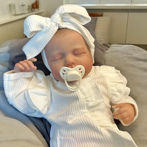 2 to 8 Pounds Weighted Lifelike Reborn Baby Doll 20 inch Baby Girl/Boy Soft Heavy Baby Dolls For Children Child Friendly First Play Dolls