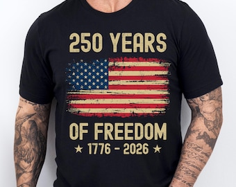 Maglietta con bandiera USA 250 anni di libertà 1776-2026 / Maglietta del 4 luglio, Maglietta patriottica americana per il 250° compleanno, Regalo per l'America