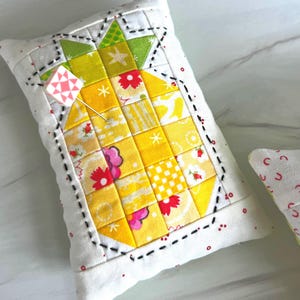 Handgefertigtes Nadelkissen Gestepptes Nadelkissen Nähaccessoire Dezentes Nadelkissen Patchwork Pennies Poppets