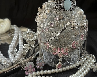 Mysterieuze sieradenpotje | Zilverkleurige accessoires | Ringen, oorbellen, kettingen, armbanden | Chique willekeurige verrassingsgeschenkdoos