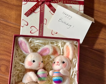 Figurine de lapin de Pâques en feutre de laine (1 pièce) - petit ami de la forêt avec oeuf - décor de plateau printanier fait main - coffret cadeau