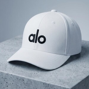 Puede incluir: Un juego de tres tazas de cer&aacute;mica con un acabado mate moteado. Las tazas son de color crema, gris claro y gris oscuro. Cada taza tiene un dise&ntilde;o simple y minimalista y un asa redondeada. Las tazas est&aacute;n apiladas una encima de la otra.