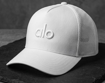 Gorra de camionero Alo Yoga White Distric de malla ajustable, gorra de béisbol transpirable minimalista