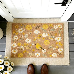 Può includere: Un cartello in legno rustico con la scritta "Welcome to our porch" in lettere bianche. Il cartello presenta una finitura invecchiata e un design semplice e invitante, perfetto per l'arredamento esterno.