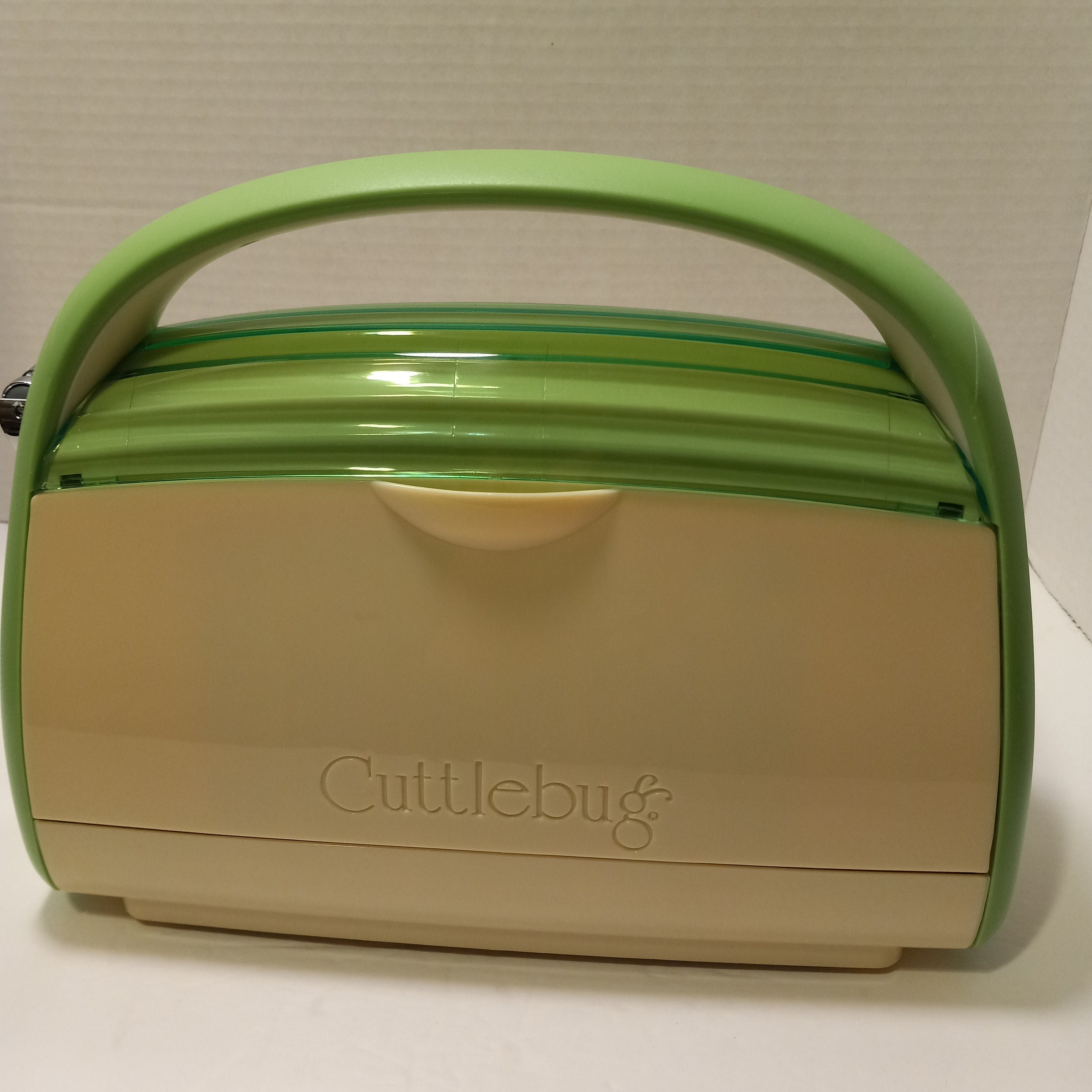 Cricut cuttlebug machine deals