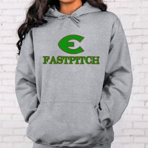 Evergreen High School Fastpitch softbollhoodie med specialdesignad rygg. Flera färgalternativ att välja mellan. Specialtillverkad på beställning.