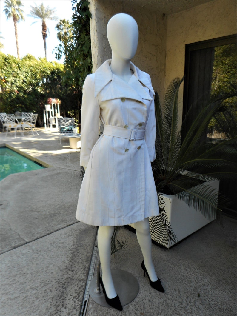Size Medium Vintage 1970/'s Main Street Trench Style White Evening Coat