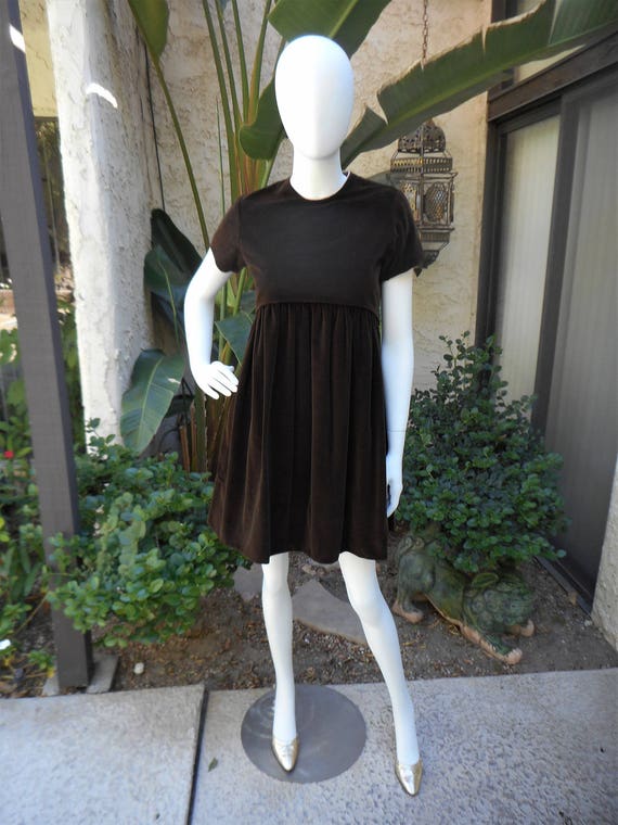 Vintage 1960's Saks Fifth Avenue Chocolate Brown V