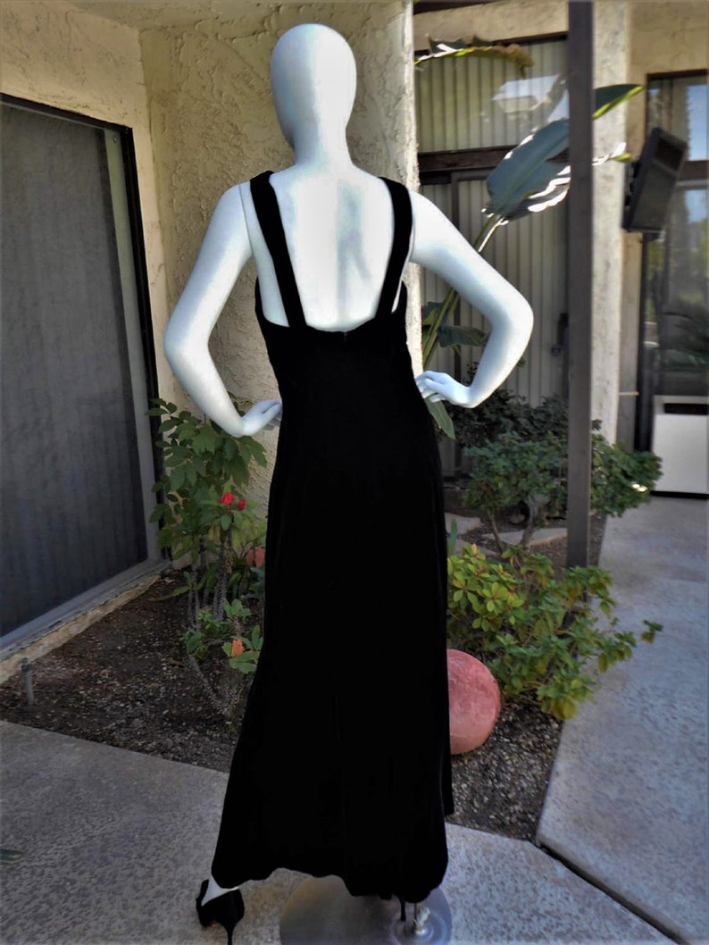 Vintage 1980's Eugene Alexander Black Velvet Evening Gown Size 10 image 4