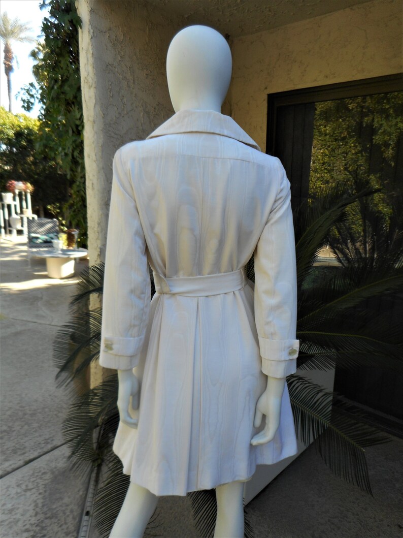 Size Medium Vintage 1970/'s Main Street Trench Style White Evening Coat