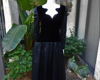 Vintage 1980's Tarquin Ebker Black Evening Gown - Size