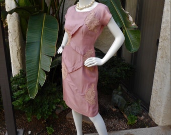 Vintage 1960's Pink Cocktail Dress with Floral Appliques - Size 10