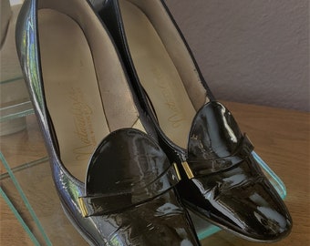 Vintage 1970's Naturalizer Black Patent Vinyl Pumps - 7 1/2 B