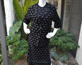 Vintage 1960's Black Scalloped Velvet 3-Piece Suit - Size 14