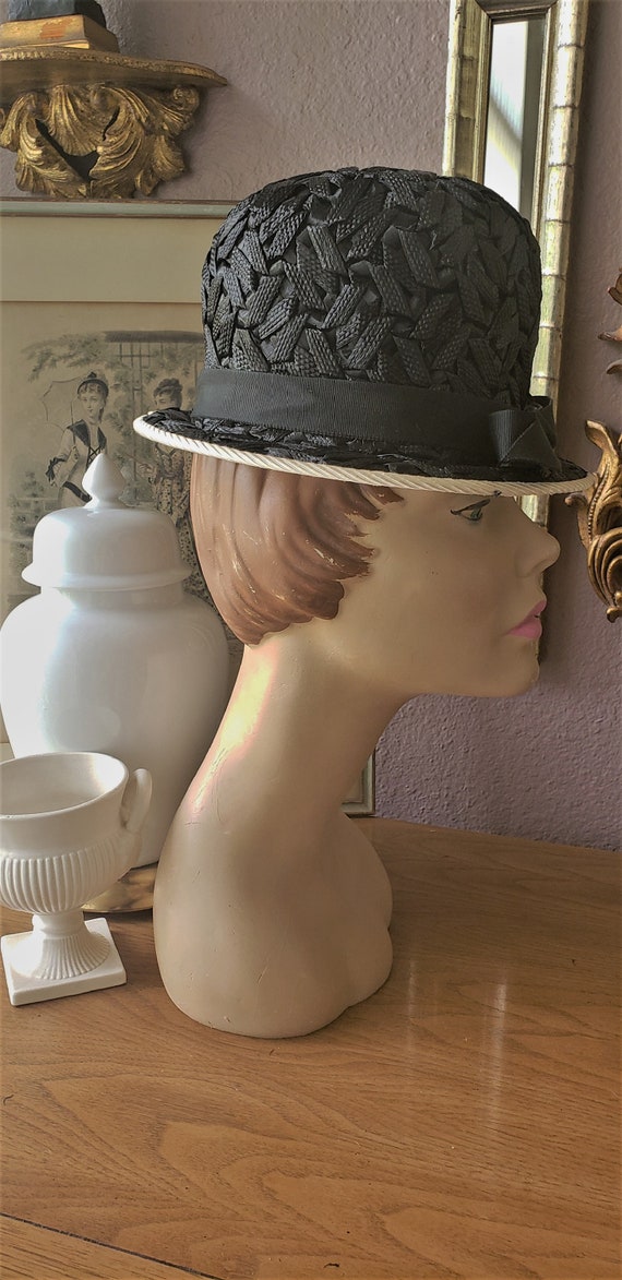 Vintage 1960's Ladies Black & White Hat - image 3