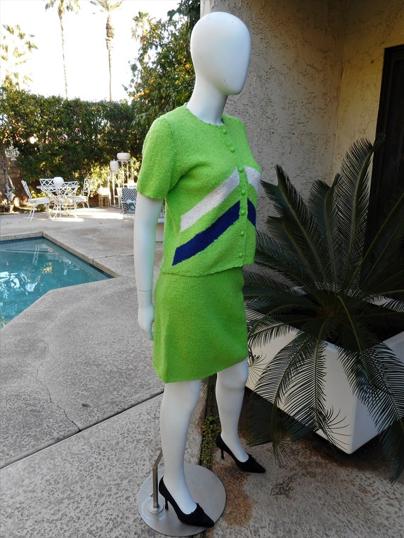 Vintage 1980's Bright Green Knit Top and Skirt Se… - image 4
