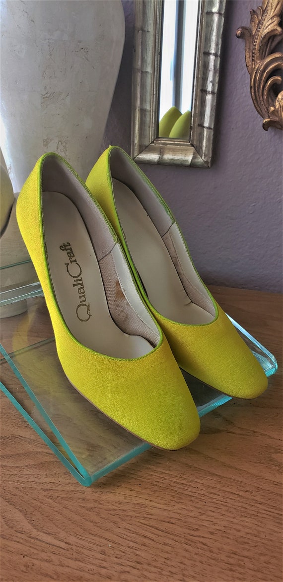 Vintage 1960's QualiCraft Yellow Fabric Pumps - Si