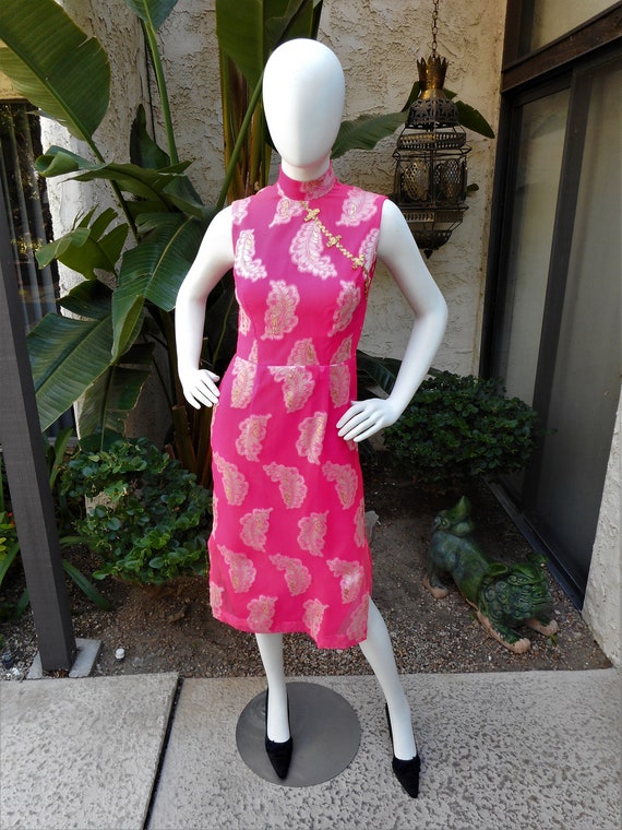 Vintage 1960's Rose Anna Designs Pink Asian Style… - image 1