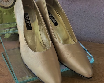 Vintage Escada Gold Leather Pumps - Size 8AA