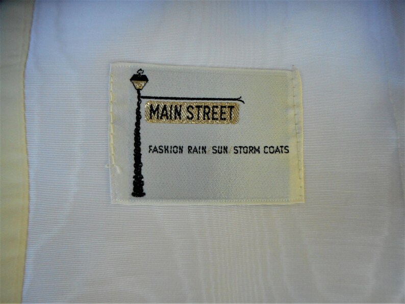 Size Medium Vintage 1970/'s Main Street Trench Style White Evening Coat
