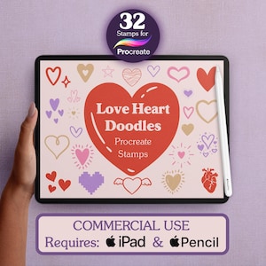 Puede incluir: Una tableta muestra un conjunto de arte digital de garabatos de corazón para Procreate, con un lápiz óptico. La imagen incluye el texto "Love Heart Doodles" y "32 Stamps for Procreate". La parte inferior de la imagen dice "COMMERCIAL USE Requires: iPad & Pencil".