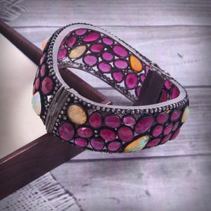 Natürlicher Opal Rubin Armreif, Sterling Silber Edelstein-Armband, Oval Cut AAA+++ Qualität