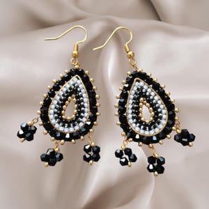 Ohrring Selena Mini black I elegante Statement Ohrringe, Boho Ohrring, Geschenkidee Frau, Perlenohrring, beaded earring, Hängeohrring