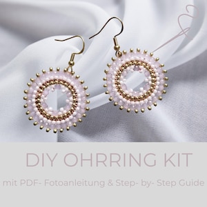 Kit de boucles d'oreilles Miyuki à faire soi-même | Guide PDF et matériel inclus, créez vos propres boucles d'oreilles en perles (idéal pour les débutants), kit de boucles d'oreilles roses et dorées.